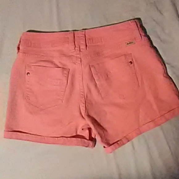 Pink jean shorts - Picture 2 of 2